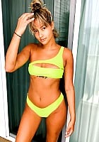 Lexy Hollis
